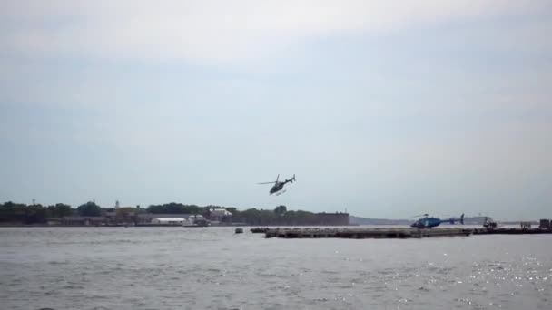 Helicóptero en Nueva York, Estados Unidos — Vídeo de stock