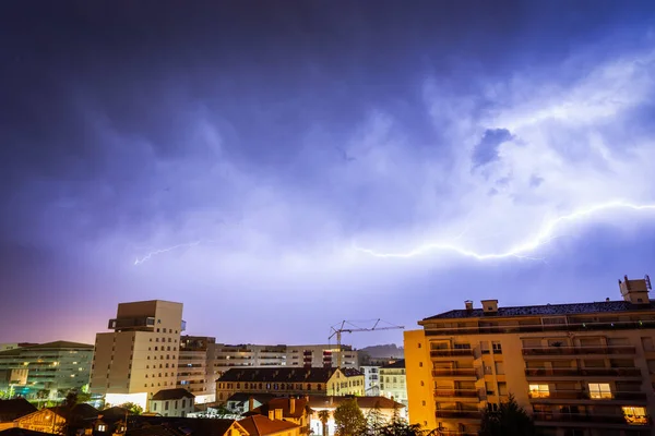 Thunderstorm στο Bayonne, Γαλλία — Φωτογραφία Αρχείου
