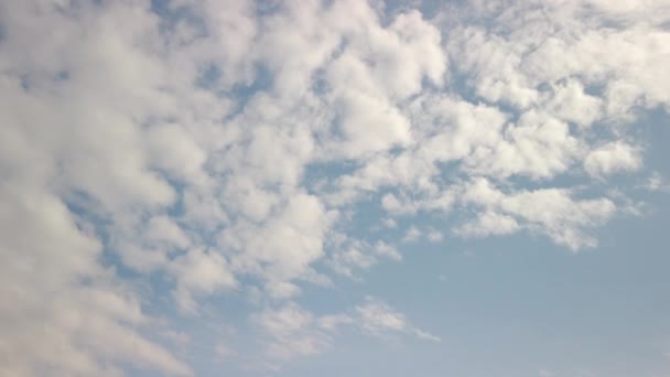 Cielo azul y nubes — Vídeos de Stock