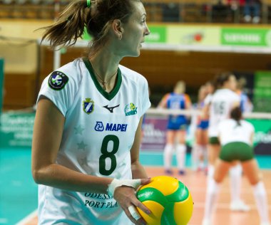 Odessa, Güney, Ukrayna - 15 Ekim 2019. Avrupa Kadınlar Voleybol Şampiyonası. Voleybol sahası, maç beklentisiyle hazırlandı. Cev Şampiyonlar Ligi Volesi 2020