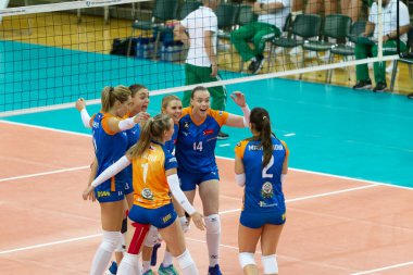 Odessa, Güney, Ukrayna - 15 Ekim 2019. Avrupa Kadınlar Voleybol Şampiyonası. Voleybol sahası, maç beklentisiyle hazırlandı. Cev Şampiyonlar Ligi Volesi 2020