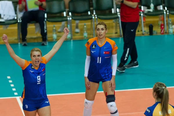 Odessa, Güney, Ukrayna - 15 Ekim 2019. Avrupa Kadınlar Voleybol Şampiyonası. Voleybol sahası, maç beklentisiyle hazırlandı. Cev Şampiyonlar Ligi Volesi 2020