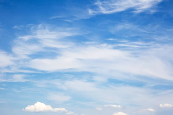 Background sky on a bright sunny day. Beautiful cumulus and cirr — 스톡 사진