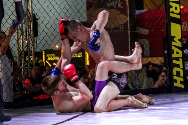 Odessa Ukraina Czerwca 2019 Wojownicy Mma Bokserzy Walczą Bez Zasad — Zdjęcie stockowe