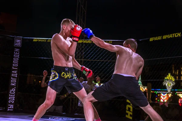 Odessa Ukraina Czerwca 2019 Wojownicy Mma Bokserzy Walczą Bez Zasad — Zdjęcie stockowe