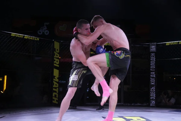 Odessa Ukraina Czerwca 2019 Myśliwce Bokserki Mma Walczą Bez Zasad — Zdjęcie stockowe