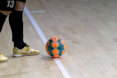 Odessa, Ukrayna - Ocak 2020: Kimliği belirsiz yerel takım oyuncuları futsal oynuyor