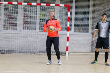 Odessa, Ukrayna - Ocak 2020: Kimliği belirsiz yerel takım oyuncuları futsal oynuyor