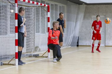 Odessa, Ukrayna - Ocak 2020: Kimliği belirsiz yerel takım oyuncuları futsal oynuyor