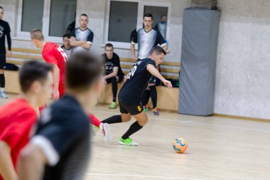 Odessa, Ukrayna - Ocak 2020: Kimliği belirsiz yerel takım oyuncuları futsal oynuyor