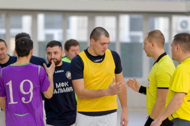 Odessa, Ukrayna - Ocak 2020: Kimliği belirsiz yerel takım oyuncuları futsal oynuyor