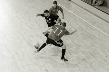 Odessa, Ukrayna - Ocak 2020: Kimliği belirsiz yerel takım oyuncuları futsal oynuyor
