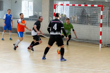 Odessa, Ukrayna - Ocak 2020: Kimliği belirsiz yerel takım oyuncuları futsal oynuyor