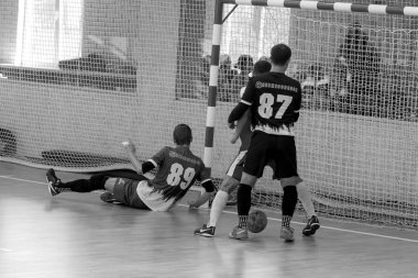 Odessa, Ukrayna - Ocak 2020: Kimliği belirsiz yerel takım oyuncuları futsal oynuyor