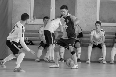 Odessa, Ukrayna - Ocak 2020: Kimliği belirsiz yerel takım oyuncuları futsal oynuyor