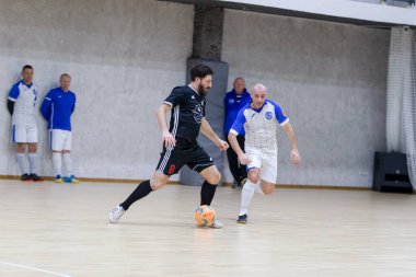 Odessa, Ukrayna - Ocak 2020: Kimliği belirsiz yerel takım oyuncuları futsal oynuyor
