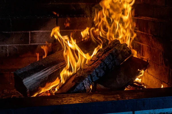 Fire Vintage Vintage Fireplace Firewood Coals Burn Fireplace Frying Meat — Stock Photo, Image