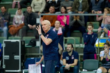 Yuzhnuy, Odessa, Ukr - 4 Şubat 2020: Khimik Yuzhnuy maçı sırasında efsanevi Avrupa teknik direktörü Massimo Barbolini (Igor Gorgonzola Novara) - Igor Gorgonzola Novara Italy. Voleybol Kadınlar Ligi