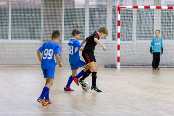 Odessa Oekraïne December 2019 Kleine Jongens Kinderen Spelen Mini Voetbal — Stockfoto