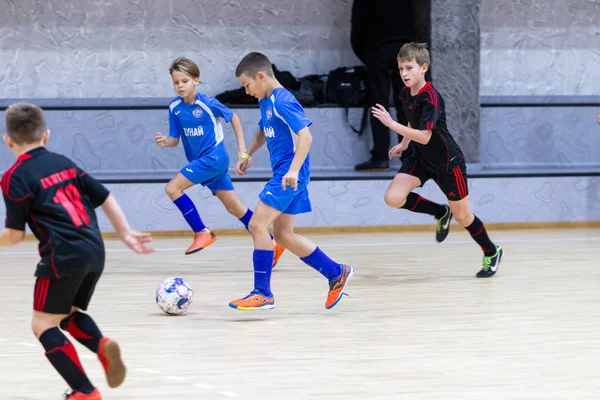 Odessa Ucrânia Dezembro 2019 Meninos Crianças Jogam Mini Futebol Sala — Fotografia de Stock