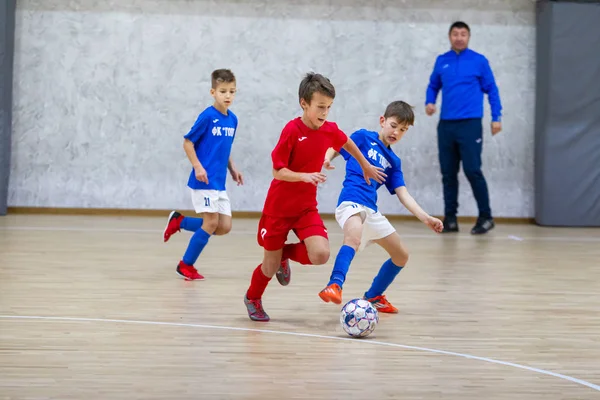 Odessa Ukraine Dezember 2019 Kleine Jungen Kinder Spielen Mini Fußball — Stockfoto