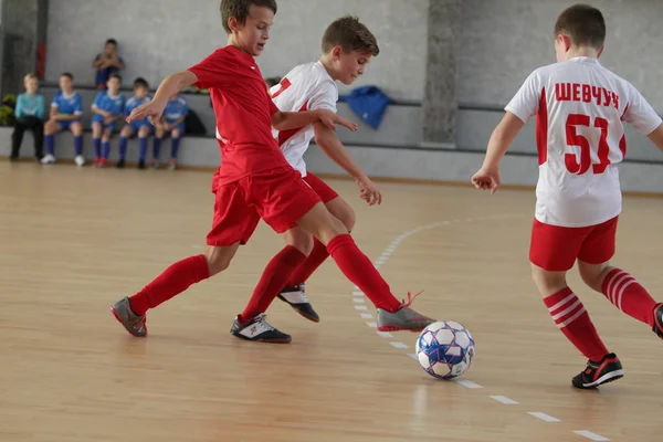 Odessa Ucrânia Dezembro 2019 Meninos Crianças Jogam Mini Futebol Sala — Fotografia de Stock