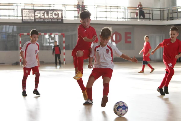 Odessa Ucrânia Dezembro 2019 Meninos Crianças Jogam Mini Futebol Sala — Fotografia de Stock