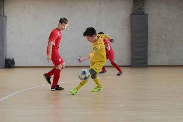 Odessa Ucraina Decembrie 2019 Băieții Mici Copiii Joacă Mini Fotbal — Fotografie, imagine de stoc