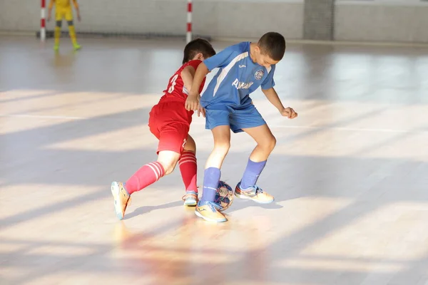 Odessa Ucrânia Dezembro 2019 Meninos Crianças Jogam Mini Futebol Sala — Fotografia de Stock