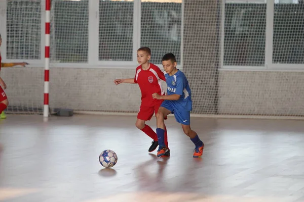 Odessa Ucrânia Dezembro 2019 Meninos Crianças Jogam Mini Futebol Sala — Fotografia de Stock