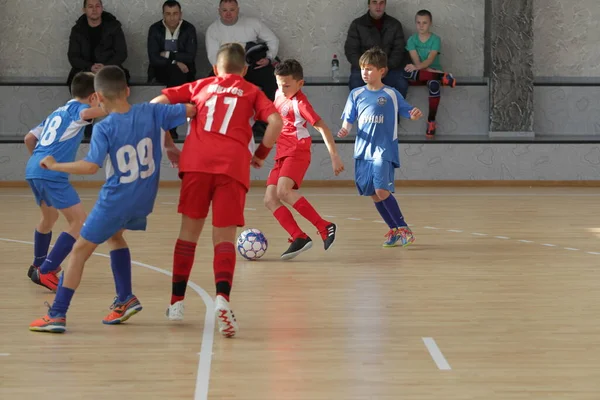 Odessa Ucrânia Dezembro 2019 Meninos Crianças Jogam Mini Futebol Sala — Fotografia de Stock