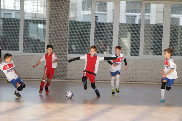 Odessa Oekraïne December 2019 Kleine Jongens Kinderen Spelen Mini Voetbal — Stockfoto