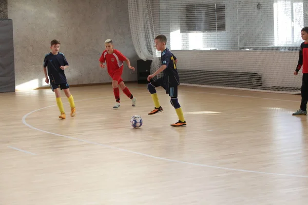 Odessa Ucrânia Dezembro 2019 Meninos Crianças Jogam Mini Futebol Sala — Fotografia de Stock