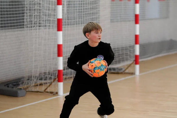 Odessa Ucrânia Fevereiro 2020 Meninos Crianças Jogam Mini Futebol Sala — Fotografia de Stock