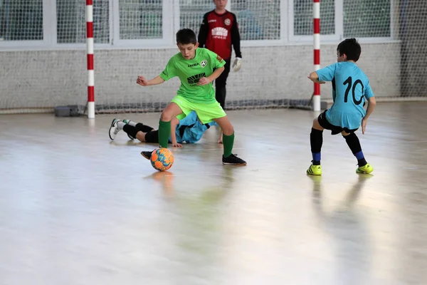 Odessa Ucrania Febr 2020 Meninos Crianças Jogam Mini Futebol Sala — Fotografia de Stock