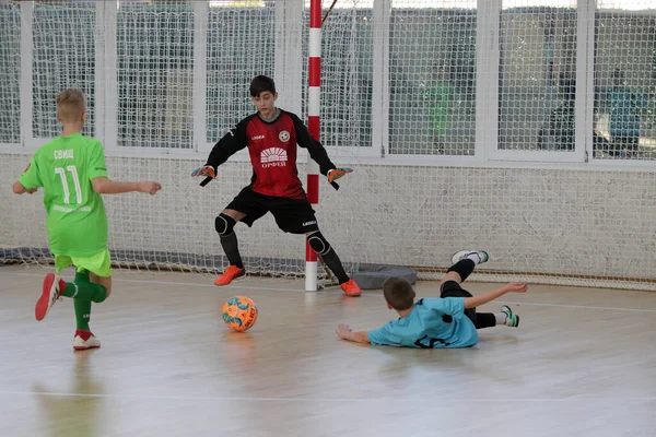 Odessa Ucrania Febr 2020 Meninos Crianças Jogam Mini Futebol Sala — Fotografia de Stock