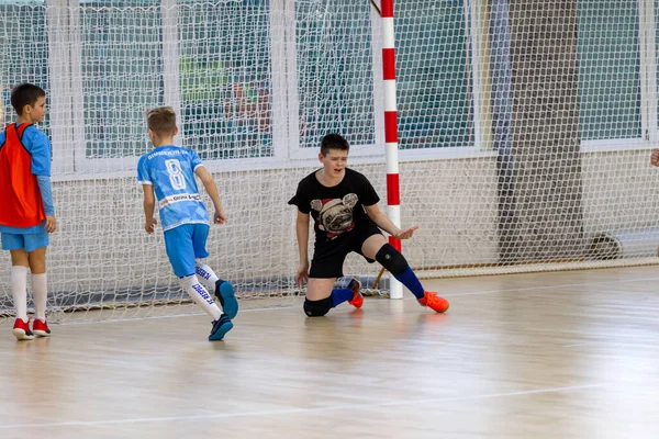 Odessa Ucrania Febr 2020 Meninos Crianças Jogam Mini Futebol Sala — Fotografia de Stock