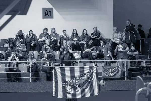 カムンスキー ウクライナ 2020年2月14日 スポーツ観戦者は 女子バレーボール大会でチームをサポートしていません スポーツファン 超グランドスタンド — ストック写真