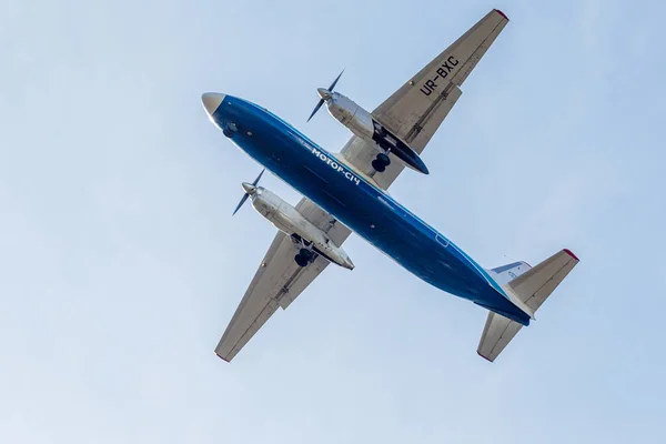 Odessa Ukraine Cirka 2019 Passagierflugzeug Der Luft Mit Abgesenktem Fahrwerk — Stockfoto