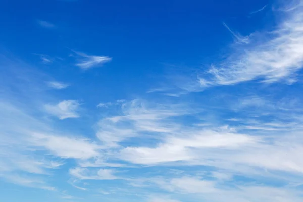 Gran Cielo Hermoso Brillante Inusual Con Nubes Creativas Blancas Cielo — Foto de Stock