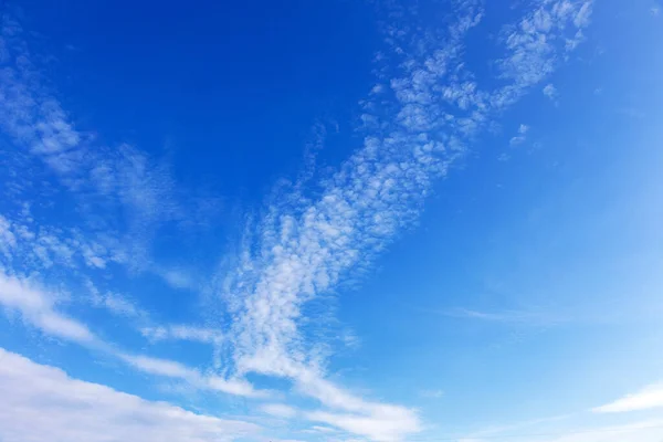 Gran Cielo Hermoso Brillante Inusual Con Nubes Creativas Blancas Cielo — Foto de Stock