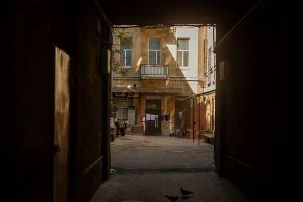 Cortile Della Città Vecchia Sono Stati Lavati Vestiti Puliti Biancheria — Foto Stock