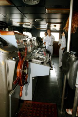 Odessa, Ukrayna - 16 Aralık 2016: Arşiv fotoğrafı - İtalyan savaş gemisi askeri tatbikatlar sırasında liman ticari limanında. Kaptan 'ın savaş gemisi köprüsü.