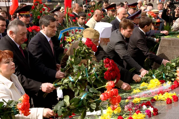 Odessa Ukraine April 2010 Ceremoni Blommor Och Blomkransar Minnesdagen Segerdagen — Stockfoto