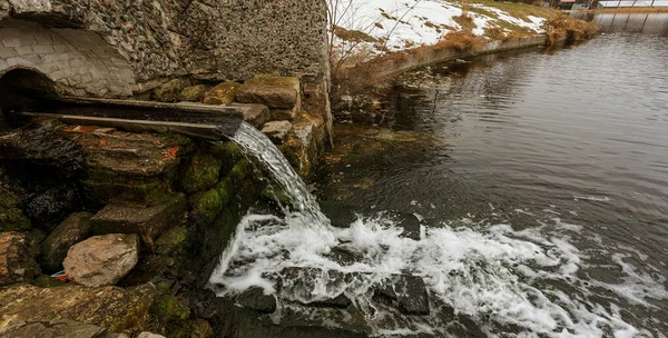 Schmutziges Technisches Abwasser Wird Zur Erholung Den Städtischen Parksee Geleitet — Stockfoto