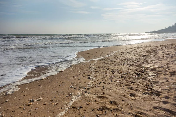 Mořská Vlna Teče Písek Pláže Pěnou Břehu Seascape Barvách Západu — Stock fotografie