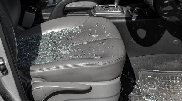 Incydent Kryminalny Włamuję Się Samochodu Rozbita Szyba Strony Kierowcy Złodzieje — Zdjęcie stockowe