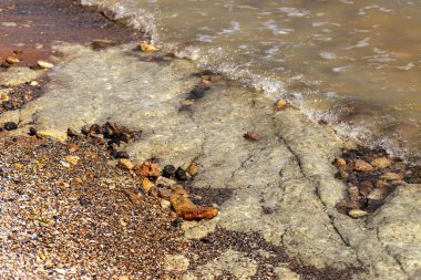 Mavi kil jeolojik birikintisi. Mavi kil nadir bulunan doğal bir kozmetiktir. Elmas depozitosunun bir işareti olan mavi kil elmas kimberlit boruyla ilişkilidir. Doğal jeolojik zenginlik