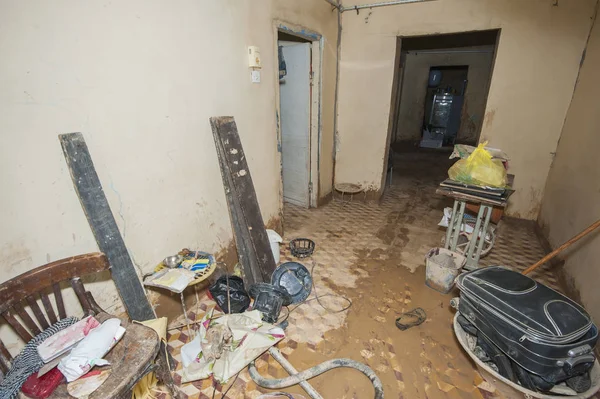 Interior of poor African house following flooding disaster — Stock Photo, Image