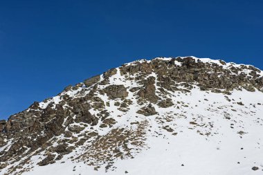 Panoramik manzaralı bir Alp dağ tarafı